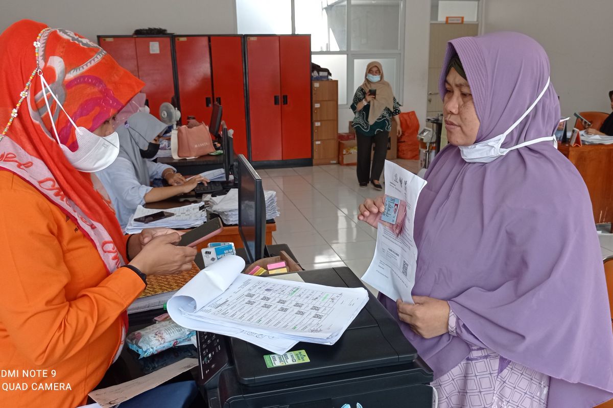 Kantor Pos Rangkasbitung salurkan bantuan sosial Rp90 miliar bagi warga terdampak COVID-19