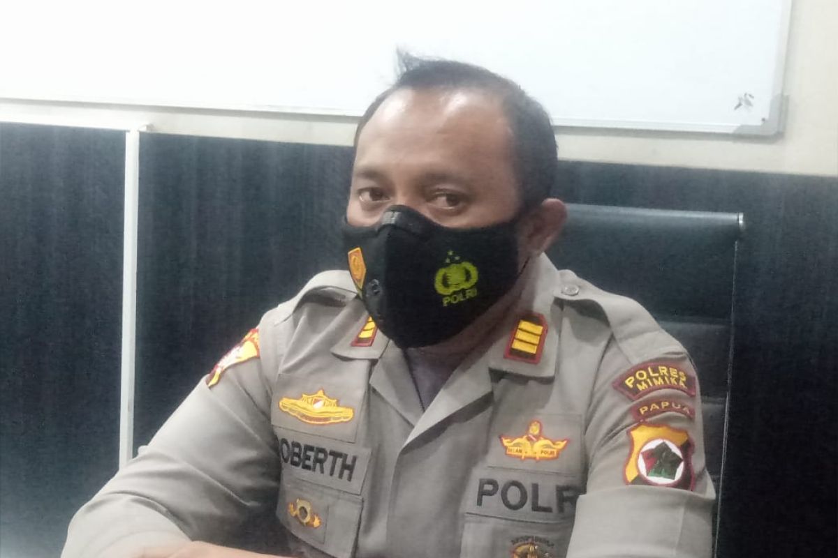 Puluhan personel Polisi Mimika amankan kantor DPRD