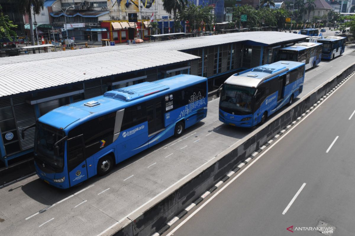 TransJakarta wajibkan sertifikat vaksinasi kepada penumpang