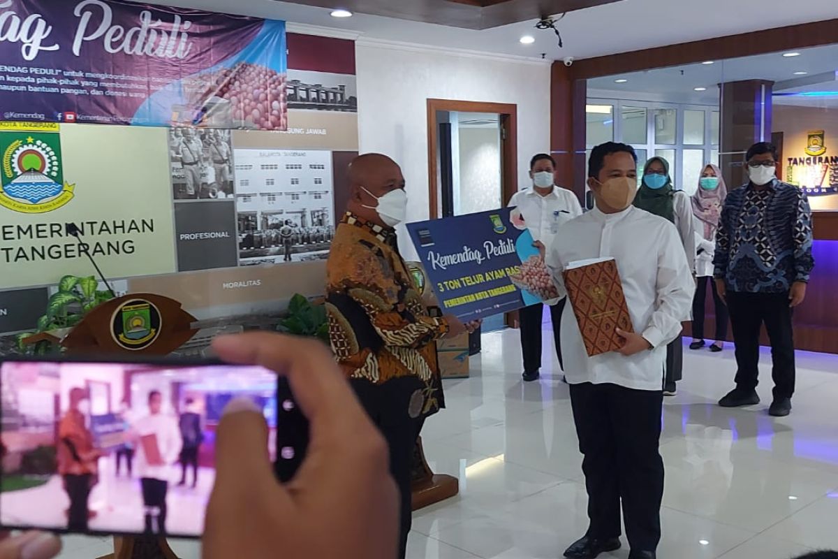 Kemendag salurkan telur ke Kota Tangerang bantu makanan warga yang jalani isoman