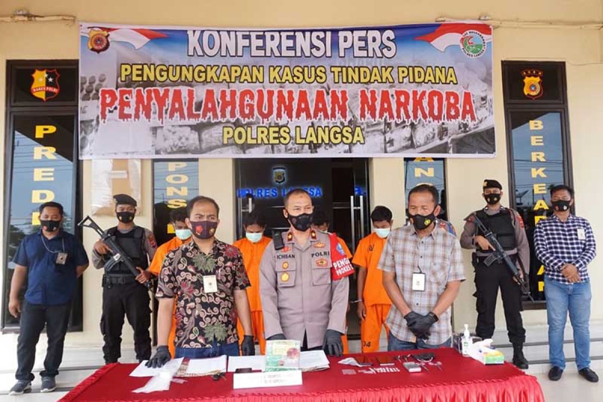 Polisi tangkap komplotan pengedar sabu-sabu