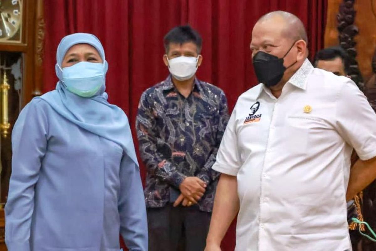 Ketua DPD RI apresiasi dua daerah di Jatim vaksinasi capai 70 persen