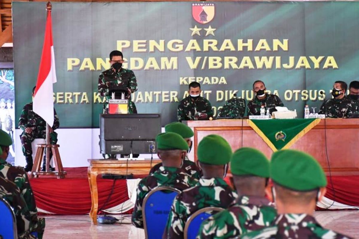 Pangdam V/Brawijaya beri pengarahan prajurit calon Babinsa Papua Barat