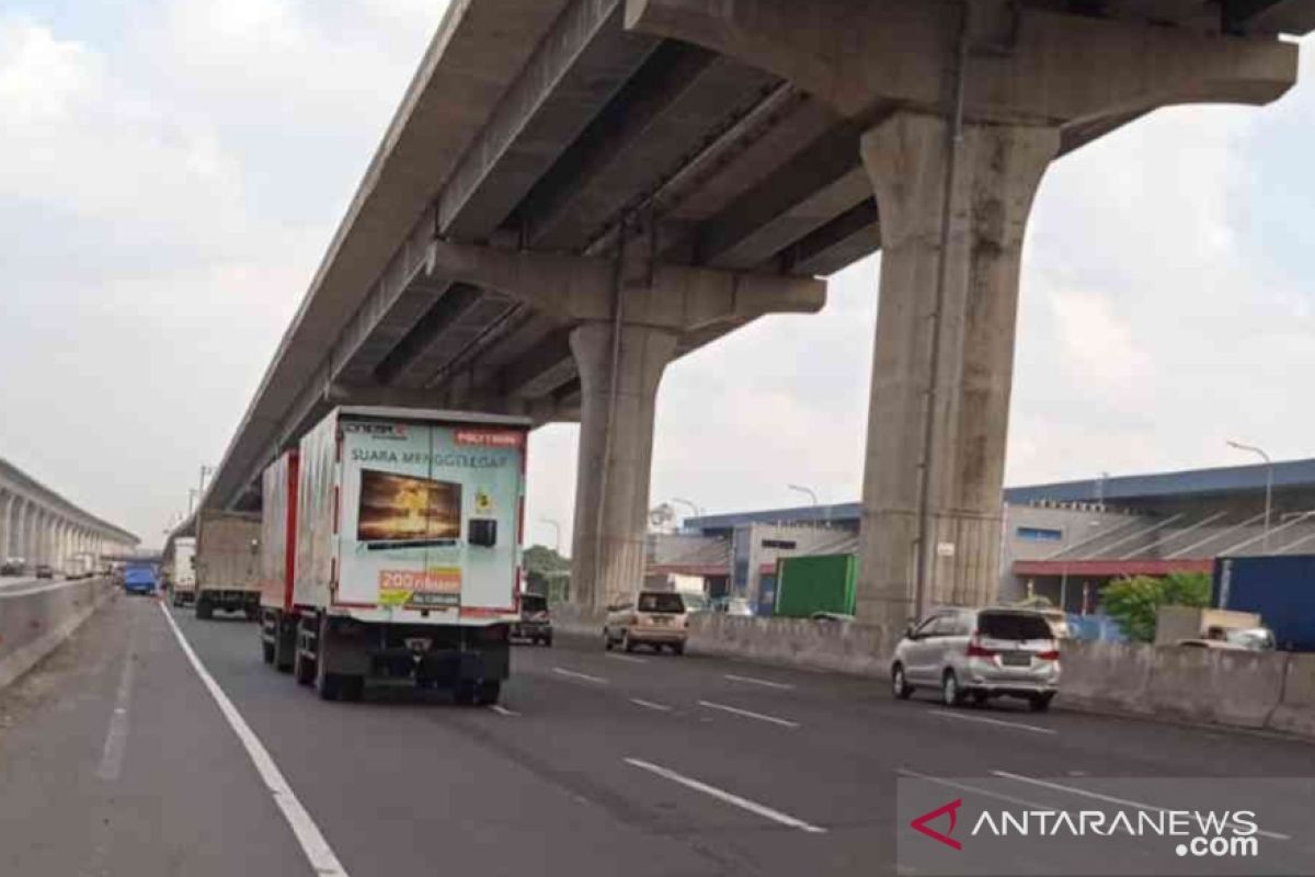 Jasa Marga reconstructs two points along Jakarta-Cikampek toll road