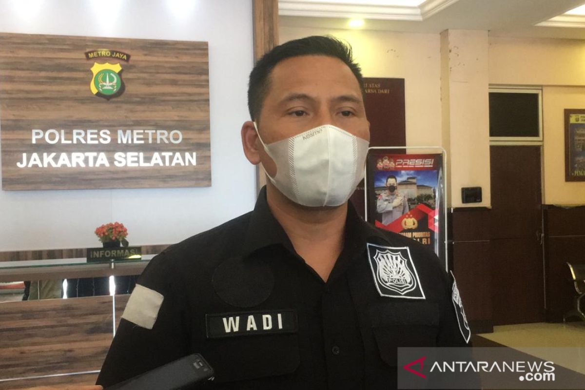 Seorang personel grup rap Neo ditetapkan tersangka,  terindikasi terlibat jaringan peredaran narkoba