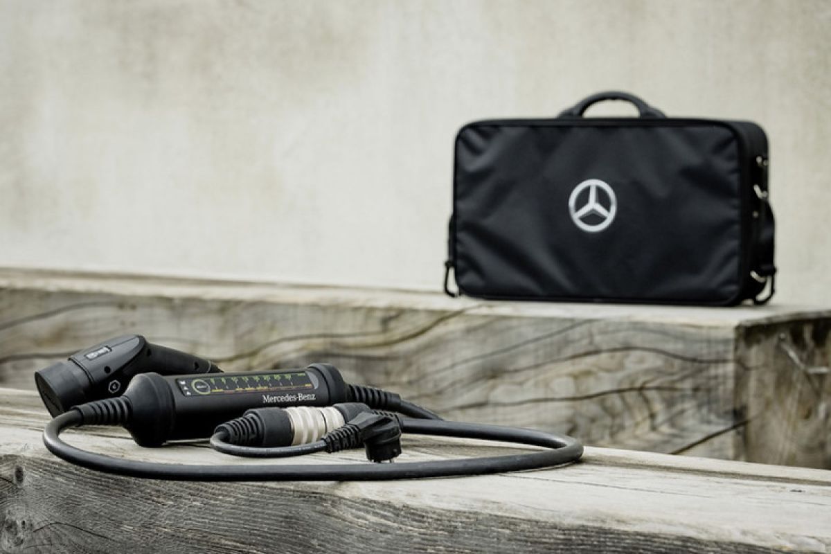 Sistem pengisi daya mobil fleksibel yang disediakan Mercedes-Benz