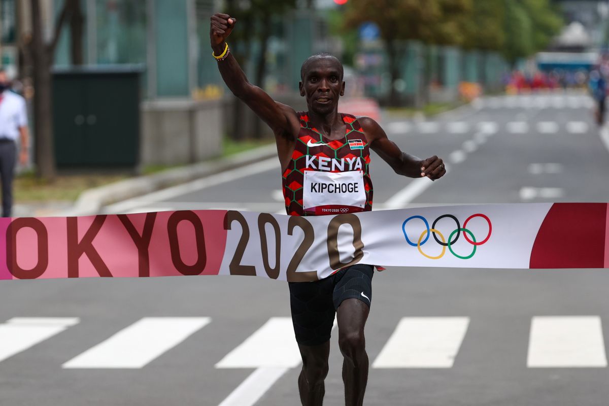 Olimpiade Tokyo: Pelari Kenya Eliud Kipchoge bawa pulang emas maraton putra