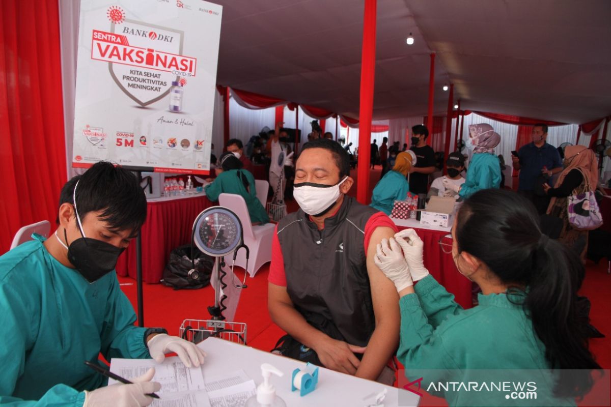 Bank DKI buka sentra vaksinasi dosis dua bagi masyarakat Jakarta