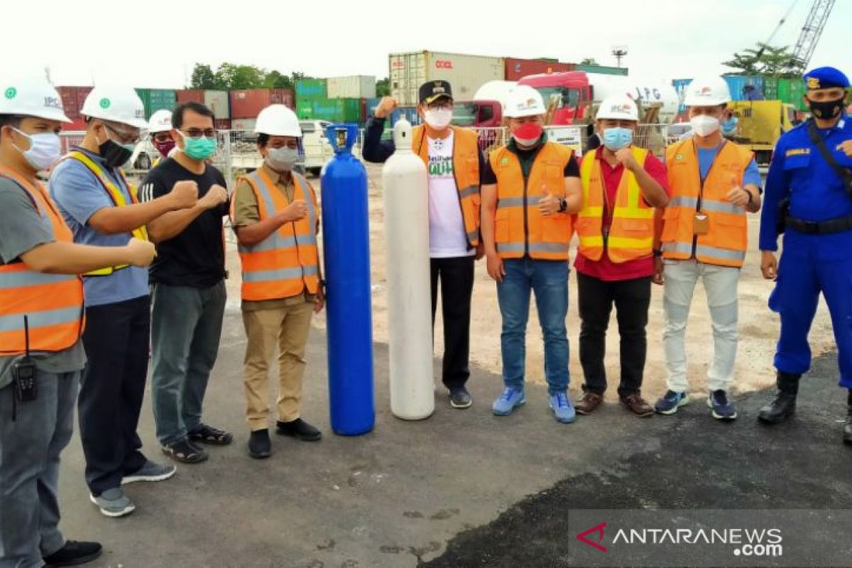 Belitung terima bantuan 220 tabung oksigen dari Mabes Polri