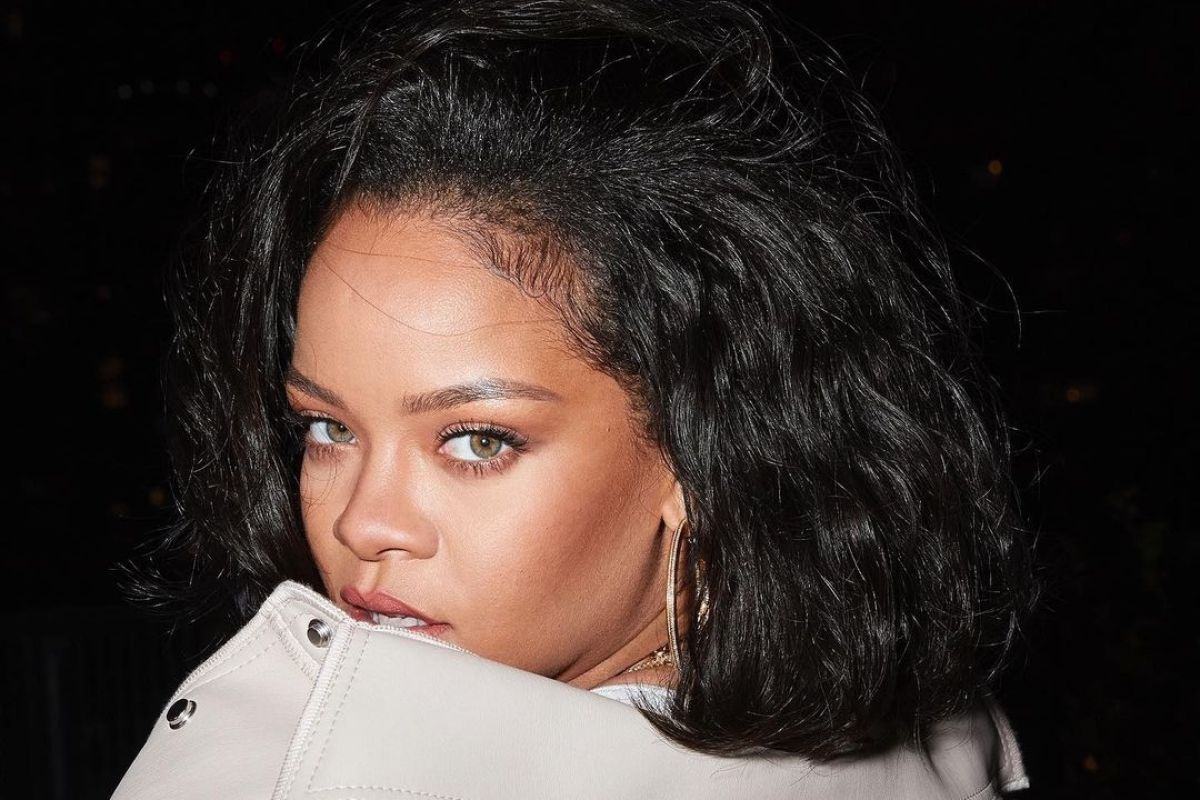 Komentar Rihanna soal gelar miliarder barunya