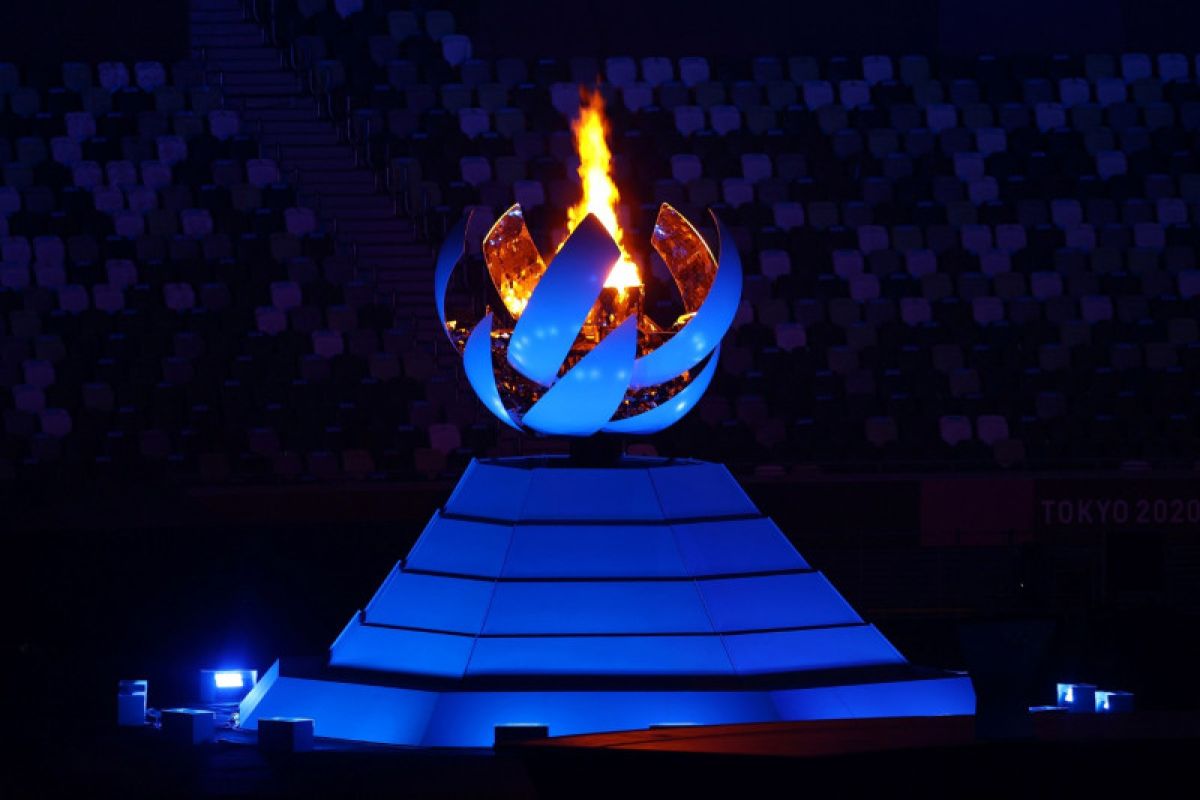 Olimpiade Tokyo resmi ditutup bersamaan dengan padamnya kaldron
