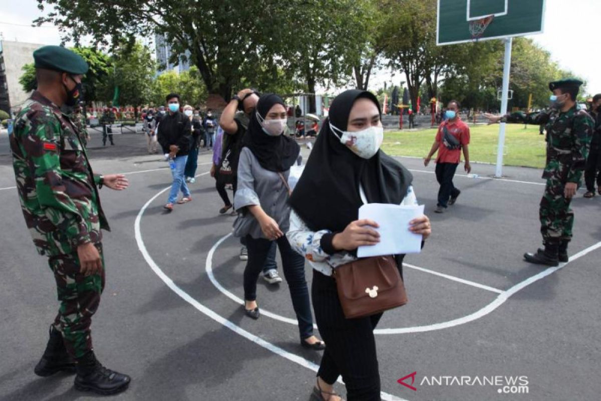 Kemarin, penambahan kematian COVID-19 dan vaksinasi massal di Surabaya