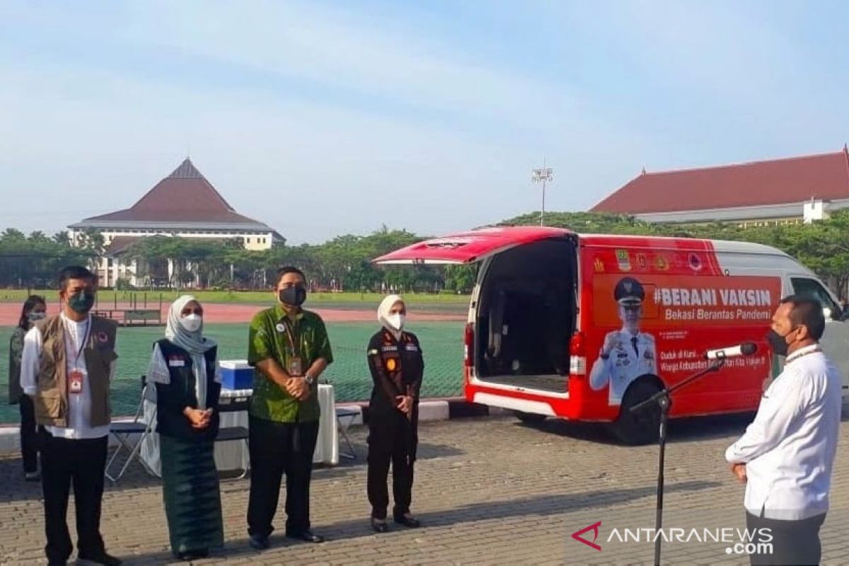 Kendaraan dinas diubah menjadi mobil vaksinasi keliling