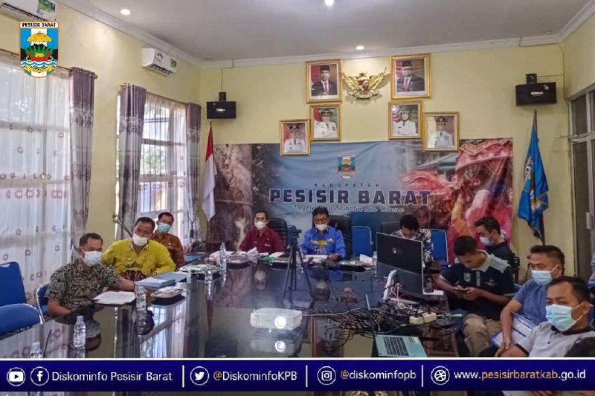 Wabup Pesisir Barat ikuti rapat evaluasi PPKM Mikro