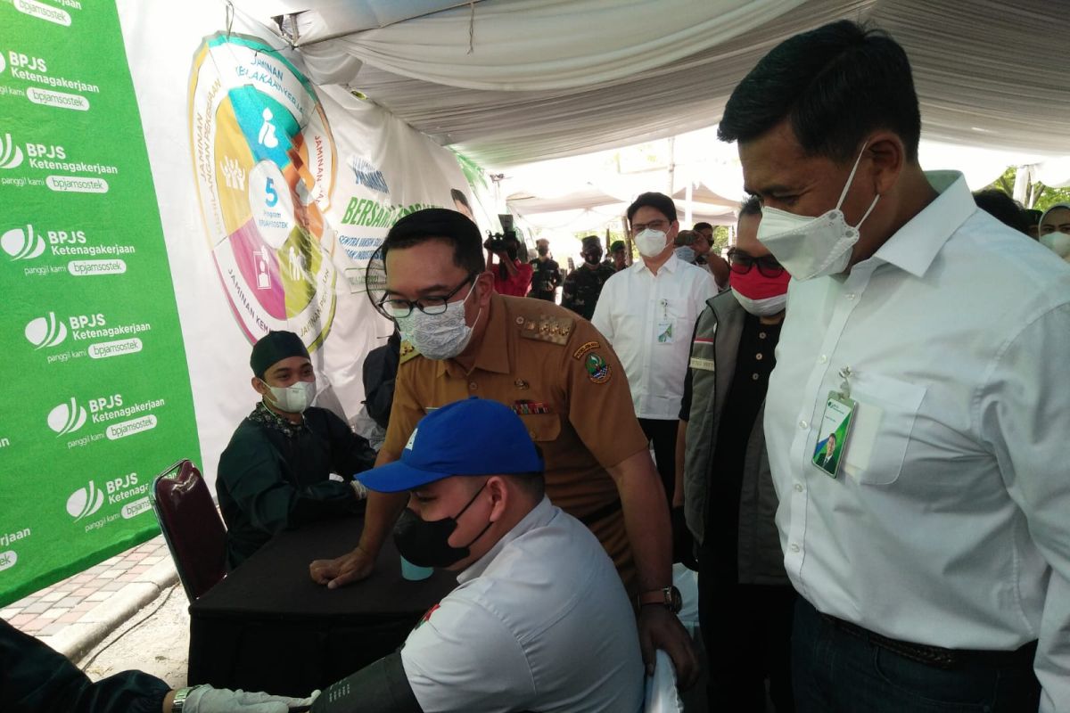 Gubernur Jabar klaim PPKM berhasil turunkan kasus COVID-19