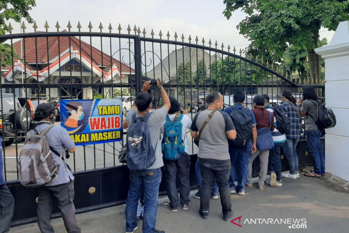 KPK datangi Kantor Dinas PUPR Banjarnegara terkait dugaan korupsi