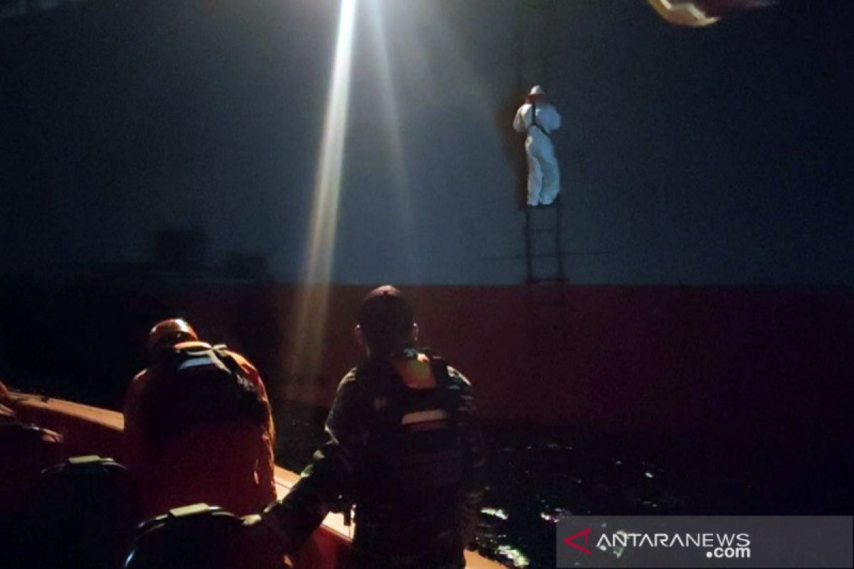 Tim SAR Bali jemput 5 ABK KM Eka Jaya 1 yang kecelakaan di Laut Jawa