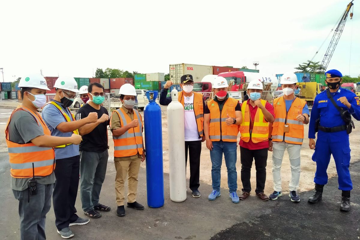 Pemkab Belitung terima bantuan 220 tabung oksigen dari Mabes Polri
