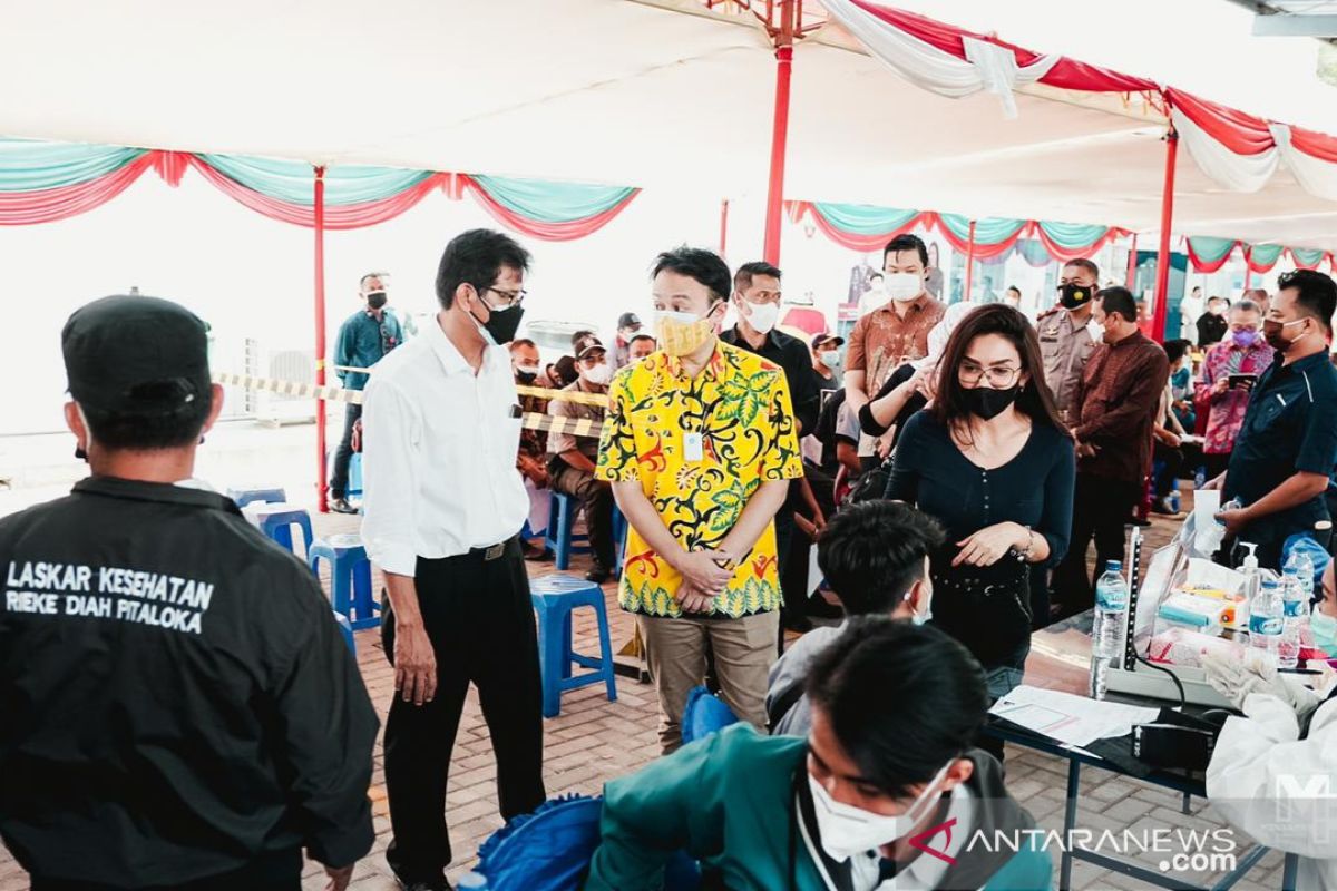 Lippo Cikarang melakukan vaksinasi 1.000 karyawan dukung percepatan vaksinasi