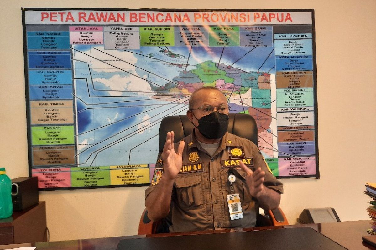 Ketua harian Satgas COVID-19 Papua harap berita bohong terkait vaksin diminimalkan