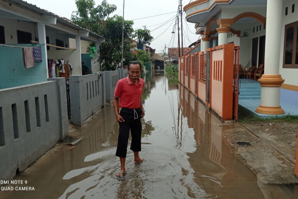 Puluhan warga korban banjir di Kabupaten Lebak mengungsi