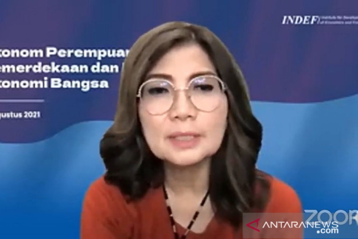 Aviliani sarankan bank beradaptasi untuk pertahankan nasabah