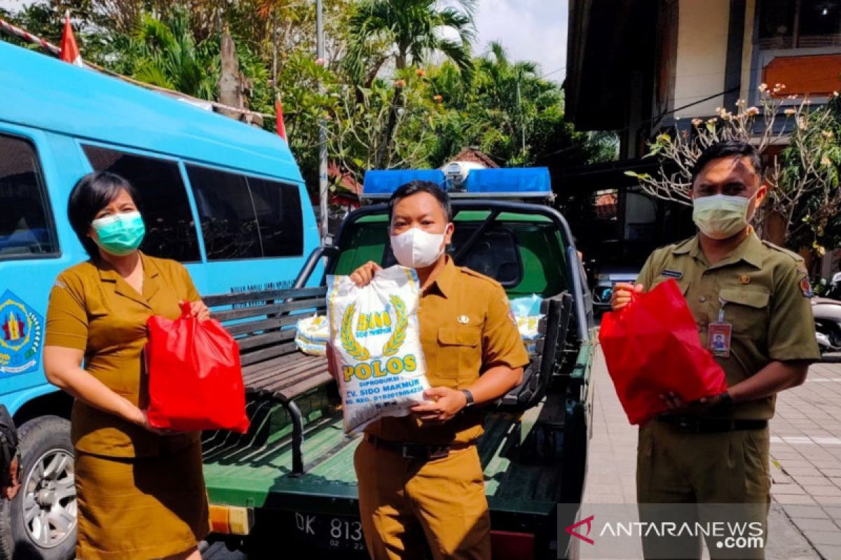 Pemkot Denpasar salurkan 6.264 sembako bagi isoman