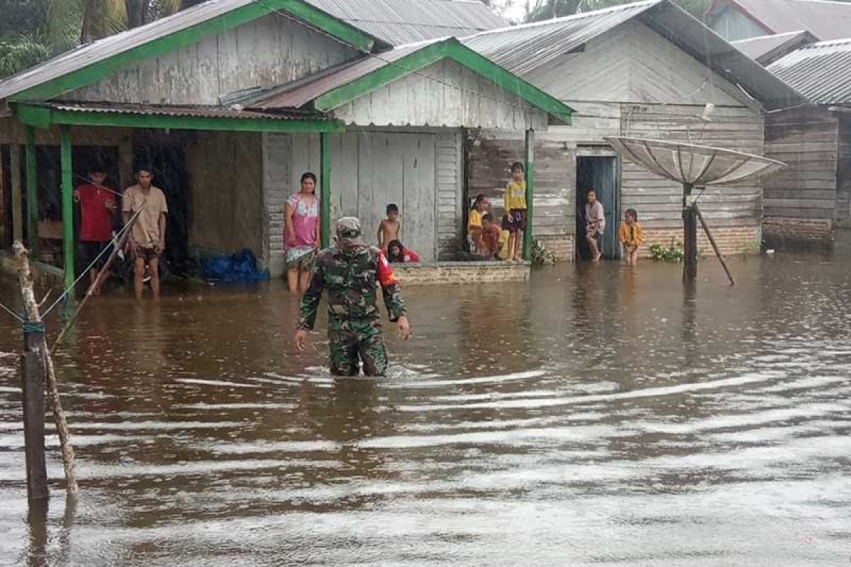 Hujan deras, sejumlah desa di Simeulue terendam banjir