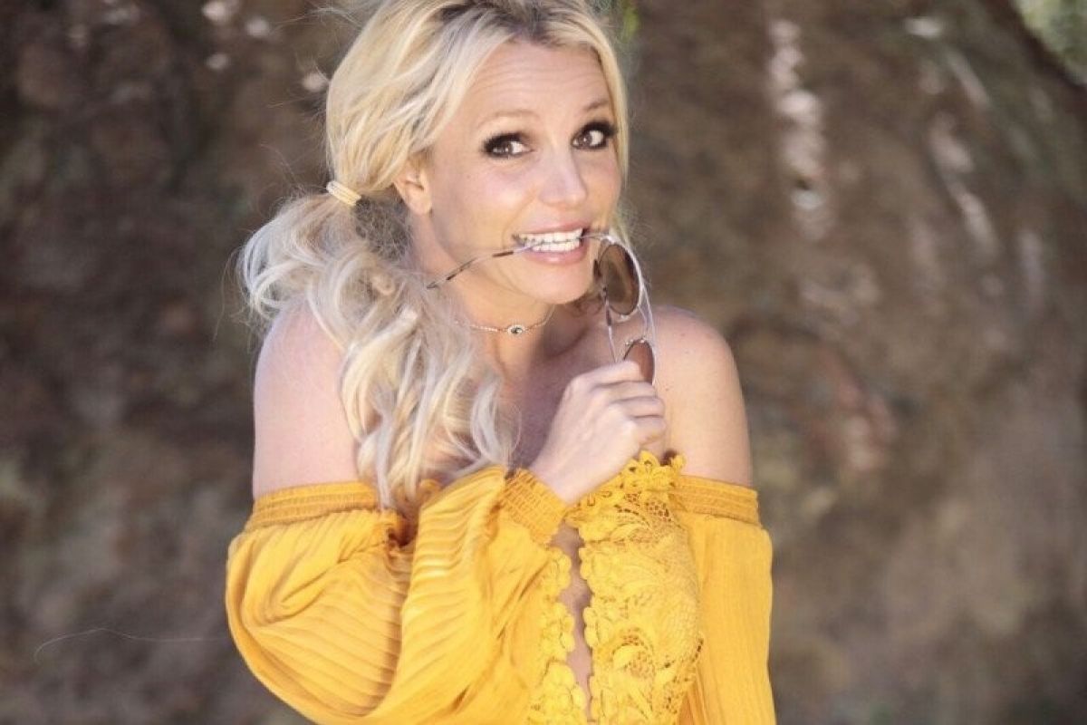 Ayah Britney Spears dikeluarkan dari konservatori
