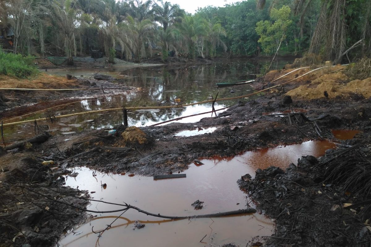 Aktivitas ilegal driling di Batanghari rusak sumber air