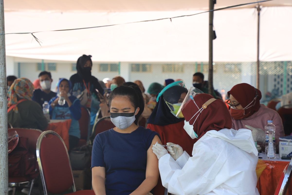 Serbuan vaksinasi massal digelar di 67 lokasi Surabaya pada 12-14 Agustus