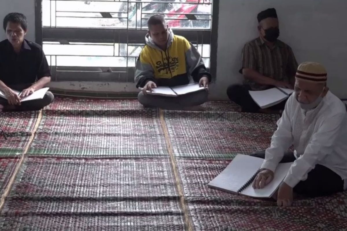 Semangat tunanetra baca Al-quran sambut  1443 Hijriah