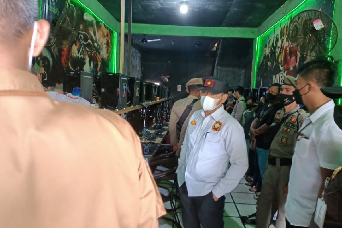 54 pelaku usaha langgar PPKM di Pekanbaru didenda