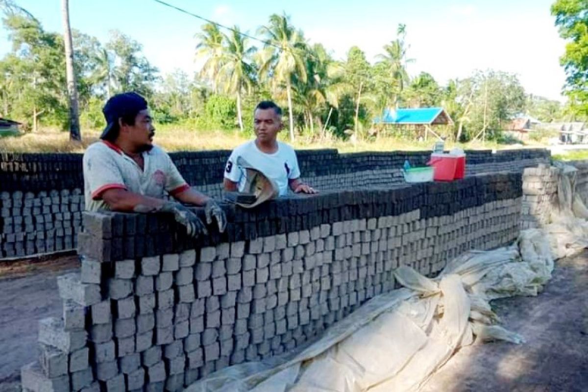 Pemkab Seruyan diminta dukung pengembangan usaha batu bata