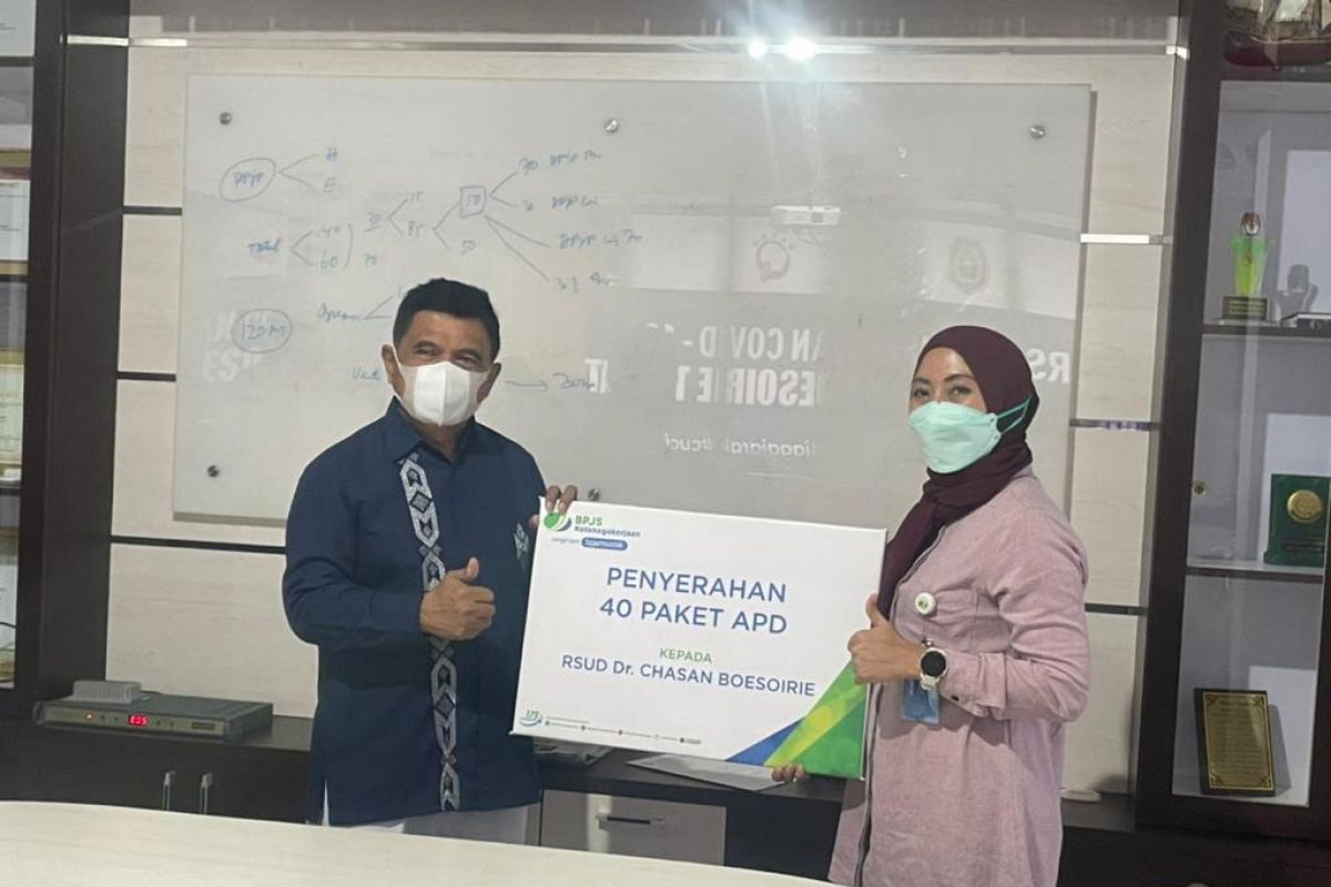 BPJAMSOSTEK Ternate serahkan 40 paket APD ke RSUD CB, perangi corona