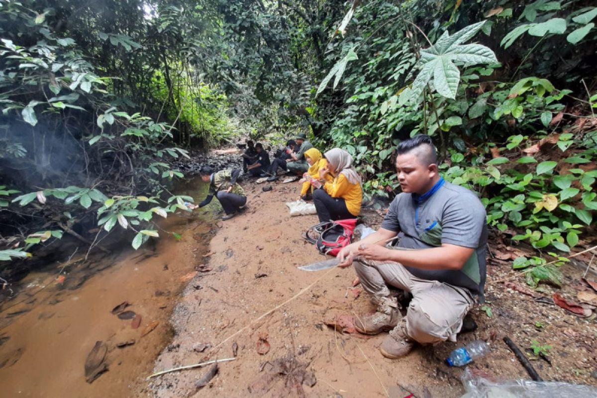 PT WKS dan Dishut Jambi patroli menyisir jerat gajah dan harimau