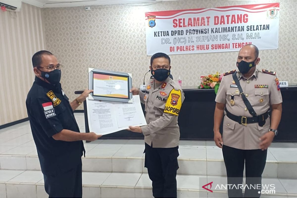 Polres HST terima penghargaan