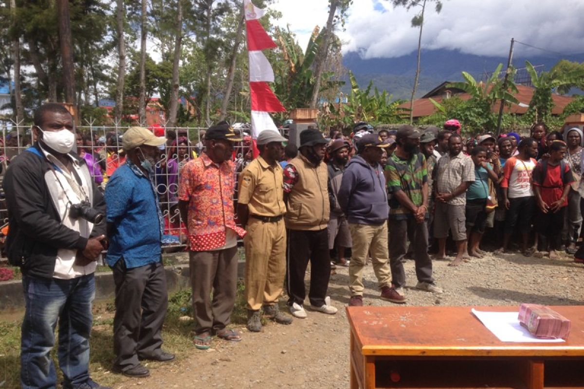 Kepala Distrik Jayawijaya bantah gelapkan beras bansos