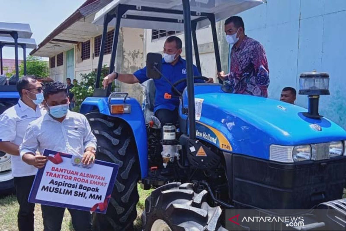 13 kelompok tani di Aceh Utara dapat bantuan alat pertanian