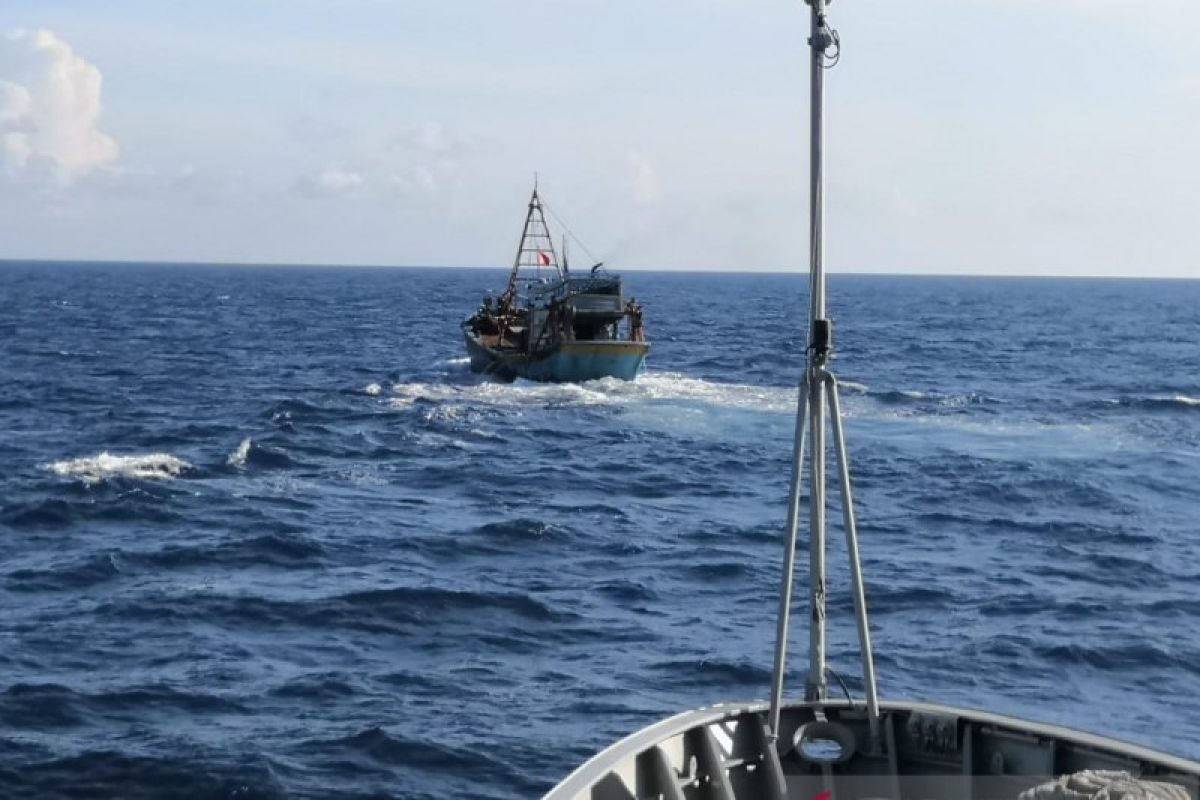 KRI Kerambit-627 tangkap kapal ikan berbendera Vietnam di laut Natuna Utara