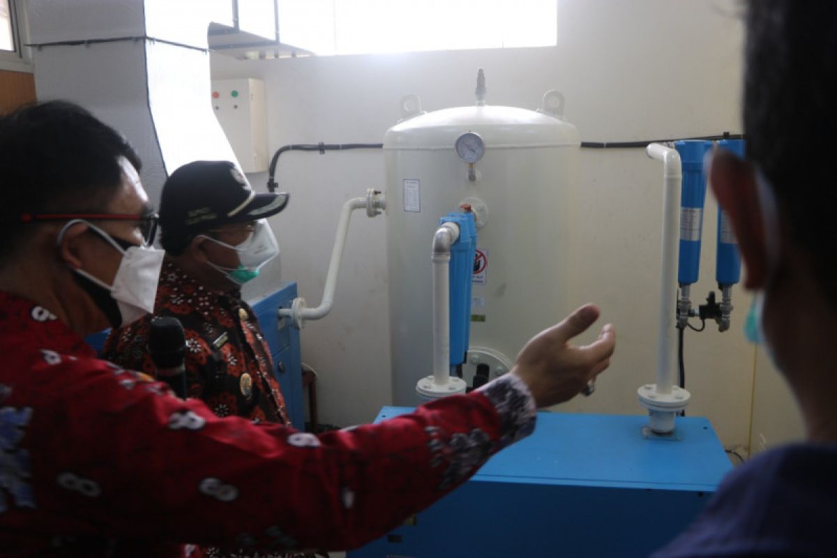 Pemkab Kulon Progo mengoperasikan generator oksigen RSUD Nyi Ageng Serang