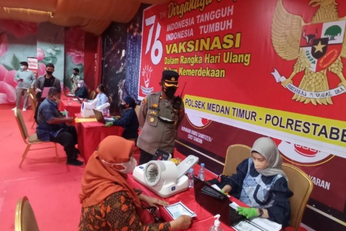 Polisi di Medan gelar  vaksinasi sambut HUT RI