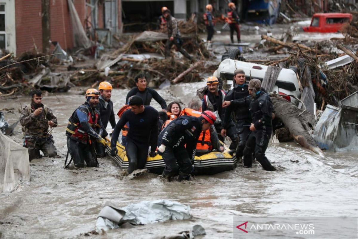 Banjir di Turki telah menewaskan 70 orang