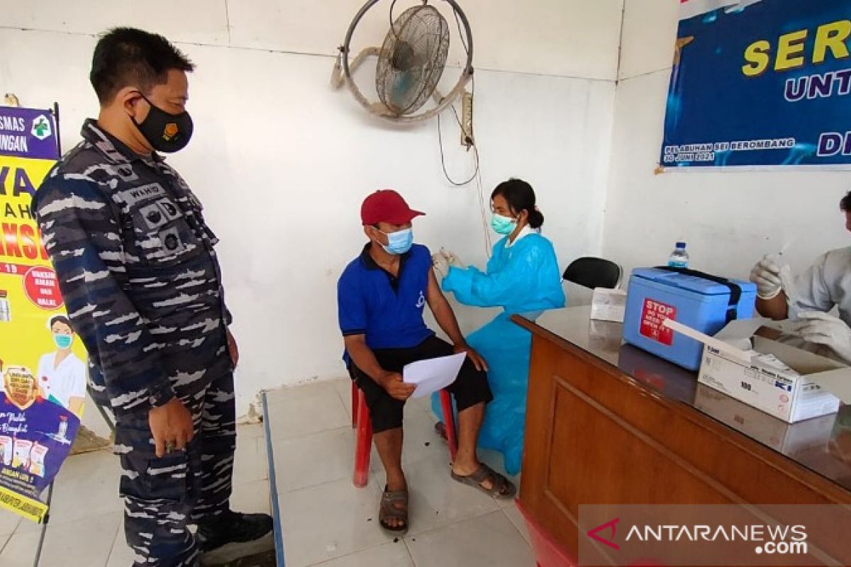 TNI-AL TBA terus genjot pelaksanaan serbuan vaksin masyarakat martim