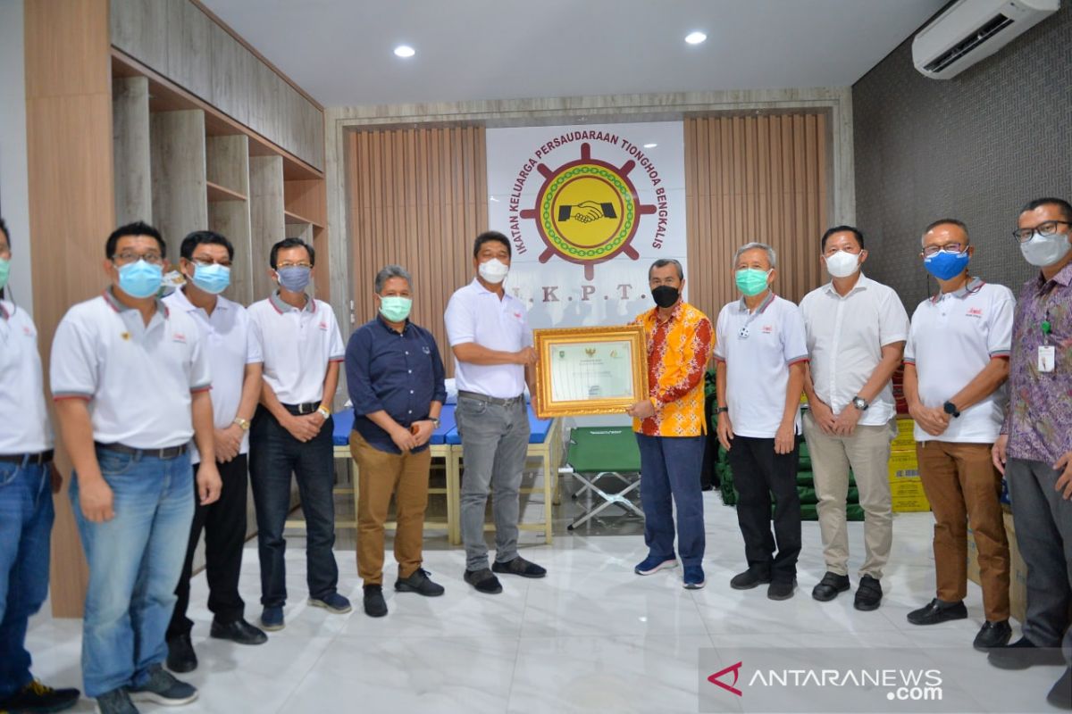 Gubernur Riau apresiasi aktifitas Relawan Peduli COVID-19 dengan penghargaan