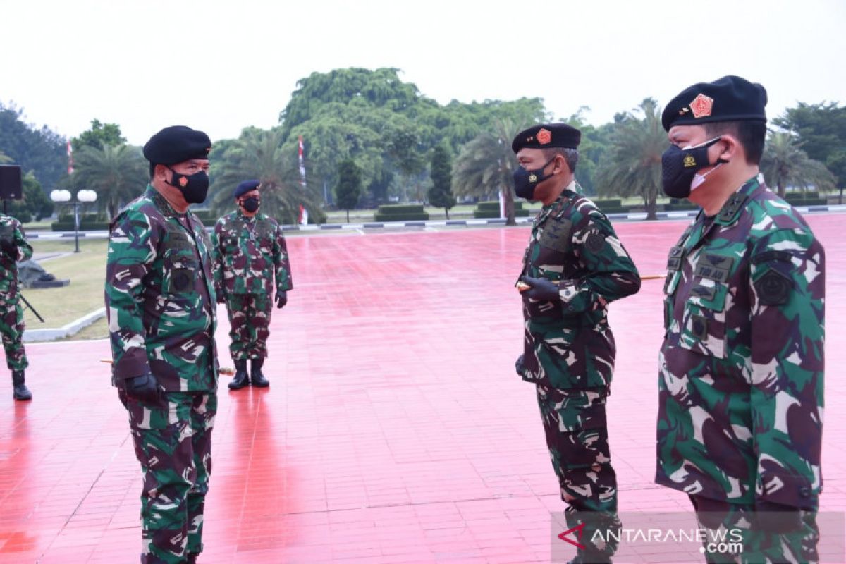 52 Perwira Tinggi lingkungan TNI naik pangkat