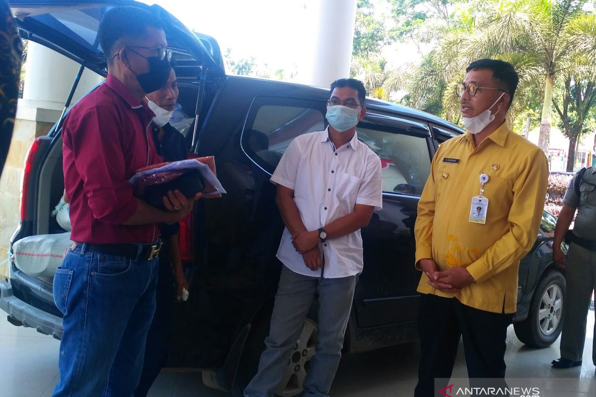 Bupati Solok Selatan tolak bantuan seragam sekolah dari PT Incasi Raya Grup, ini alasannya