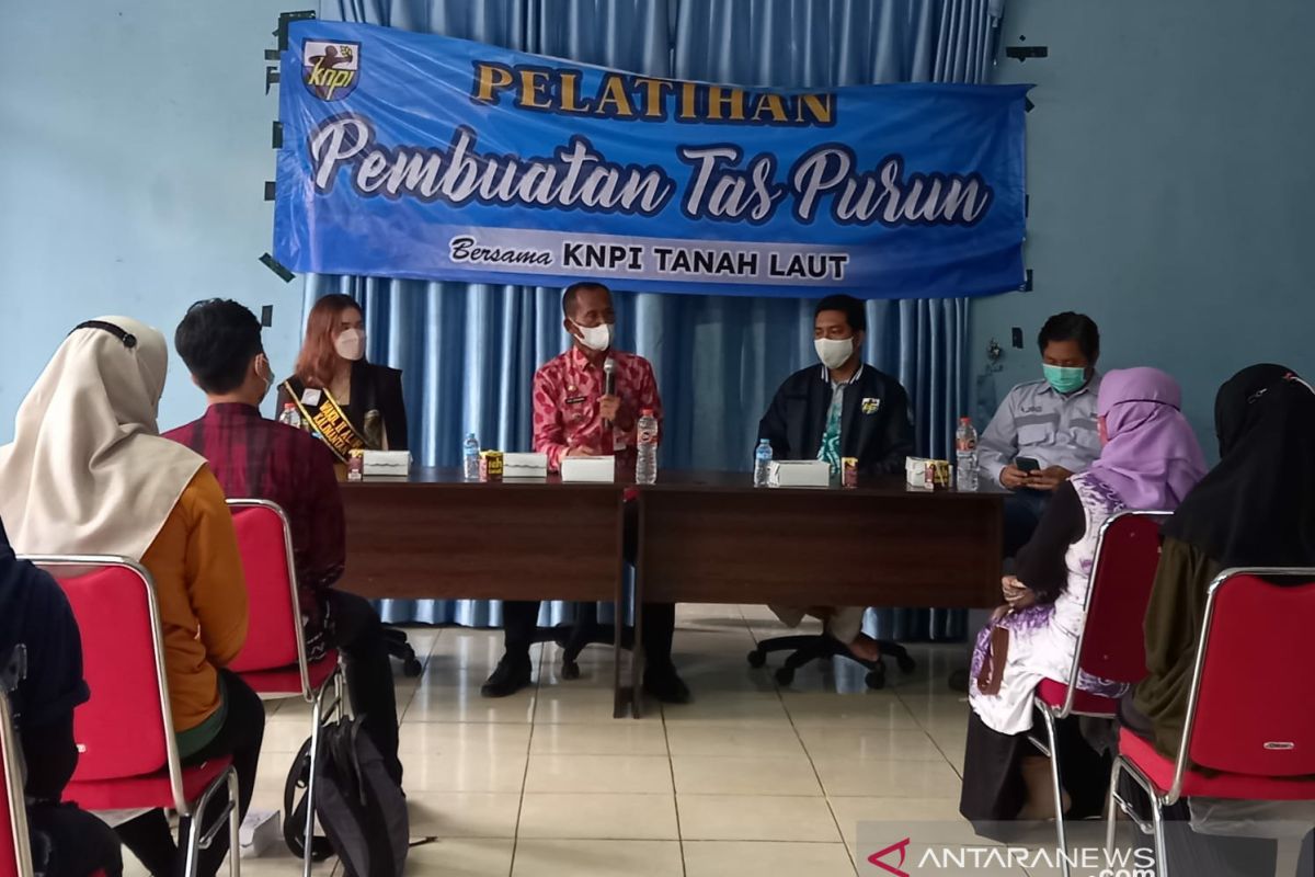 Bupati : Pengrajin Tanah Laut jangan ragu bermetamorfosa dan berevolusi