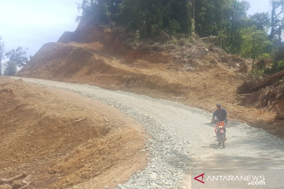 Masyarakat keluhkan akses jalan lingkar Pulau Lurang, begini penjelasannya