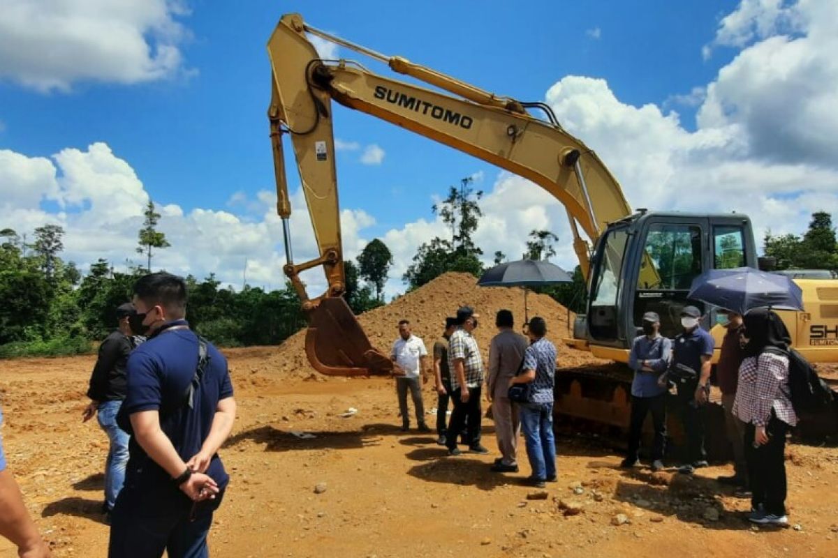 KPK-Kejati Sultra periksa lokasi tambang kasus korupsi PT Toshida